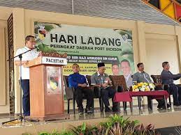 Federal bölgeler bayrak ve arması negeri sembilan ibupejabat perkim negeri sembilan yarımada malezya, çevre ve doğal kaynaklar bakanlığı, amblem, bayrak, logosu png. Jabatan Pertanian Negeri Sembilan Facebook