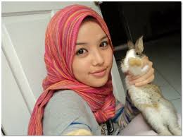 Fatin liyana telah aku kabuli dengan memadam semua gambar terlajak aksi untuk menyokong perubahan yang sedang beliau usahakan seiring dengan perubahan kerjaya dan usia. 10 Fakta Tentang Fatin Liyana