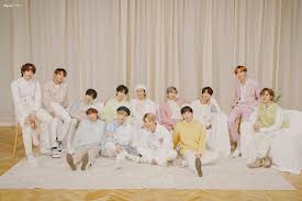 Bighit 15th Anniversary Bts Txt Lee Hyun Group Photos Hd Hr In 2020 Bts Group Foto Bts Lee Hyun