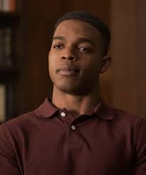 Stephan james nei panni di walter cruz in homecoming 2. Homecoming Soldier Walter Cruz Is Series Breakout Star