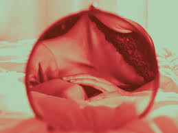 We Should All Try Having More Mirror Sex | Allure