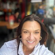 Professional wedding photographer for Serendipity Garden