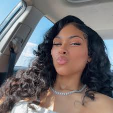 Who do lashes? Any specials going on? Pics pls. :)