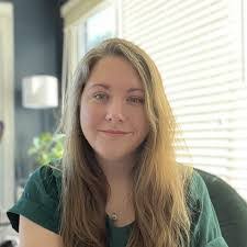 Katie Belt's Instagram, Twitter & Facebook