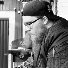 Hey everyone! Any tips what's the fastest way to complete this and the last  tier? Is it ww2 or Cold War? I'm asking because i Have this Complex  regional pain syndrome (CRPS)