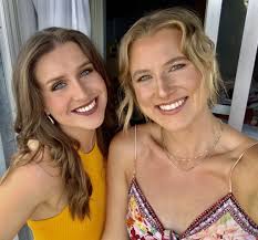 Artist: Of course I know what a horse looks like.