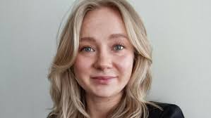 Amanda Söderström, Hälsovårdare (YH) » novia.fi