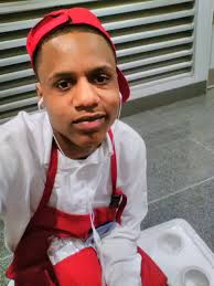 Antonio Hogan (@TrynnaReachFoxx)