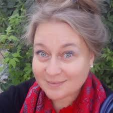 Before food reaches our plates, it travels a long way. And every stage of  that journey makes up our agrifood systems. But what are agrifood systems  exactly? Watch to find out 👇 |