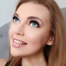 Lynn Milliken's Instagram, Twitter & Facebook