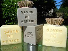 Savon Menage Et Vous Potions Et Chaudron Recettes De Cosmetiques Naturels Et Bio Savons Faits Maison Ar Savon Fait Maison Savon Recettes De Savon Maison