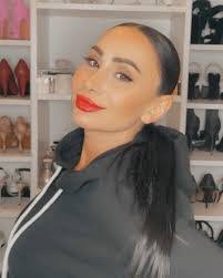 Anna Agababyan's Instagram, Twitter & Facebook