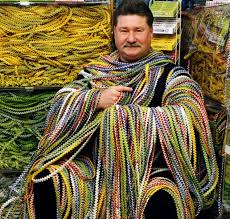 Lacurile sunt locuri de o frumusețe senina. Pro Tv Cele Mai Ciudate Personaje Care Au Intrat In Cartea Recordurilor Afla De Ce Foto