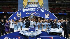 أعلن نادي ليفربول حامل لقب الدوري الإنكليزي الممتاز لكرة القدم اليوم . Ù…Ø§Ù†Ø´Ø³ØªØ± Ø³ÙŠØªÙŠ ÙŠØ¹Ø§Ù†Ù‚ ÙƒØ£Ø³ Ø±Ø§Ø¨Ø·Ø© Ø§Ù„Ø£Ù†Ø¯ÙŠØ© Ø§Ù„Ø¥Ù†Ø¬Ù„ÙŠØ²ÙŠØ© ÙÙŠØ¯ÙŠÙˆ Rt Arabic