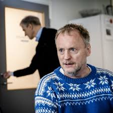 Raymond johansen kunne juble sammen med marianne borgen (sv) og lan marie nguyen berg (mdg) etter valgseieren i oslo i fjor. Raymond Kryper Til Korset