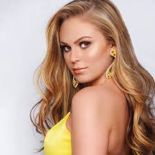 Jaclyn Davis's Instagram, Twitter & Facebook