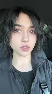 Destiny Delgado (@destinyynd)