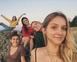 Hi! My name is Danielle Rosoff but I go by Dani! I will be at Sonoma next  year in the Hutchins School of Liberal Studies! I am from Calabasas,  California and I