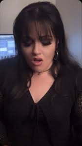 Marji Mozart acoustic cover of @ladygaga Bad Romance