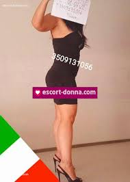 Escort Salerno, Donna Italiana 43enne estremamente discreta riserva