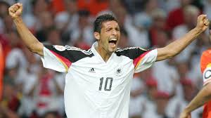 2004 portugal away trikot gr. Diese Spieler Trugen Bei Der Nationalmannschaft Bereits Die Ruckennummer 10 Sportbuzzer De