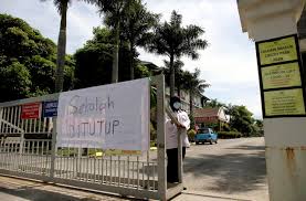 Bukan nak hina jawatan rendah tapi employer dekat kelantan ni letak gaji minimum tu bapa tak puas hati, anak menangis dihalau pihak sekolah kerana berpakaian seksi. Semua Sekolah Ditutup Hingga Tahun Depan Malaysianow