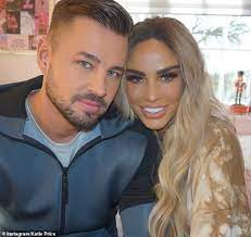 The star, 42, suffered the injury during a holiday in turkey with her children princess and junior and her new beau carl woods. Katie Price Hints She S Pregnant With Sixth Child As She Starts Taking Supplements Daily Mail Online
