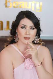 ເບົ້າວື່ ເສີມສວຍ ຄວາມງາມ added...