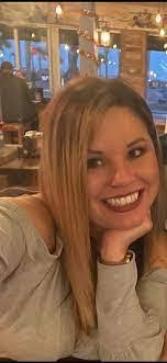 Traci Pearce's Instagram, Twitter & Facebook