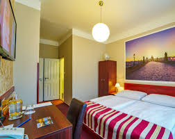 Astronomical clock is situated 360 metres northwest of hotel prague inn. Metropolitan Old Town Hotel Prague