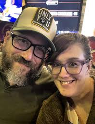 Thought I retired, but now I realized that khaki is still no be Leda. I go  wear my khaki and match those civilians entering my eye 👀