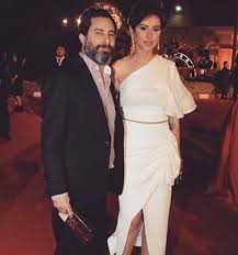 توجيه نص الخطاب بشكل مباشر يفي بغرض الخطاب أي على كاتب الخطاب أن يتأكد من الجهة الموجهة إليها. Ù‡Ø§Ø¯ÙŠ Ø§Ù„Ø¨Ø§Ø¬ÙˆØ±ÙŠ ÙØ®ÙˆØ± Ø¨Ù…Ù†Ø§Ø¯Ø§ØªÙŠ Ø²ÙˆØ¬ ÙŠØ§Ø³Ù…ÙŠÙ† Ø±Ø¦ÙŠØ³