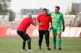 Ivo basay hatibovic y su cuerpo técnico han dejado sus funciones a cargo del primer equipo de así las cosas, el 'hueso' deja el cargo que tuvo en palestino desde el 2018, donde su principal logro fue. El Monumental Reto De Ivo Basay A Fabian Cerda Por Un Lujo Que Casi Cuesta Caro
