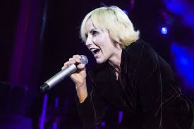 Dolores O Riordan Frontwoman Of The Iconic Irish Grunge Band The Cranberries Has Died At The Age Of 46 Dolores O Riordan Cranberries Lead Singer Lead Singer