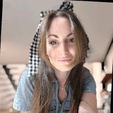 Natalie Nuttall's Instagram, Twitter & Facebook