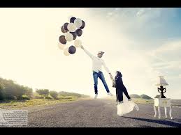 Foto prewedding adalah pemotretan yang dilakukan pasangan sebelum melaksanakan pernikahan mereka. Video Foto Prewedding Clip Unik Outdoor Bts Prewed Dhanan Silvi Di Jogja Youtube