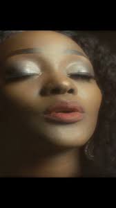 Allez vous abonné j’attend vos commentaires et vos liked gros biz le  #QueenieGang