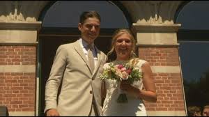 Nog even afwachten natuurlijk, al zal de rest van het peloton flink hun best. Wout Van Aert En Sarah De Bie Stappen In Huwelijksbootje Rtv