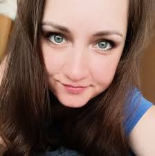 So.. I Had my spood for over a month now, he is after his 6th moult. For  the past month I was trying to give him water from cottonbuds, hand fed him