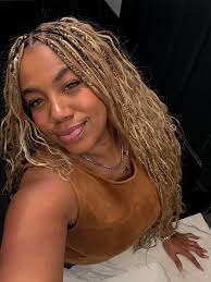 I love a bathroom with great lighting ✨