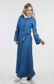 Kendinizi güzel bir kahvaltı davetinde düşünün ve bu renk kombinasyonunu şıklık içinde giyinin. Sunum Dolap Hayran Acik Mavi Elbisenin Ustune Hangi Renk Sal Olur Tesettur Umutboyavepetrol Com