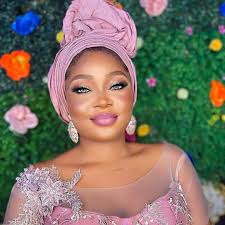 Naomi is a mobile attorney