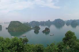 Bai tu long bucht ist eine feuchtige region im golf von tonkin in nordosten vietnams. Halong Bucht In Vietnam Was Dich Erwartet Wichtige Tipps