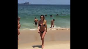 Estaba con su esposa, maura rivera, sus hijos de 9 y 6 años, y unos amigos de la familia. El Fail De Maura Rivera Como Modelo De Baywatch Que Saco Carcajadas En Instagram