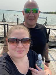 Can anyone edit a photo of a couple kissing?