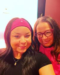 Carolyn Barnhardt's Instagram, Twitter & Facebook