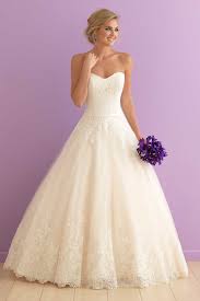 Diamond white wedding dresses since true white can look harsh on the skin—not to mention in your bridal portraits—we use diamond white for our wedding gowns. The 25 Most Popular Wedding Gowns Of 2015 Bridalguide