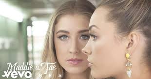 麥迪與泰- 塞拉利昂（音）。 (Maddie & Tae