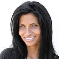 Sarah Frechette's Instagram, Twitter & Facebook