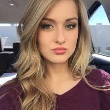 Roxanne Roland (@RoxieKayyy)